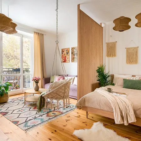Retreat In Praga For 2-4 Guests, Only 15 Min To Centre דירה ורשה