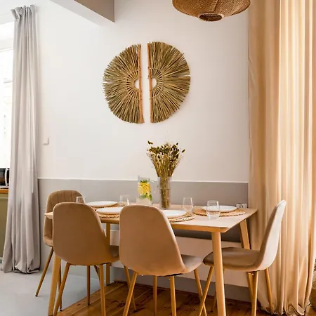 Retreat In Praga For 2-4 Guests, Only 15 Min To Centre דירה ורשה
