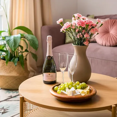 Apartamento Retreat In Praga For 2-4 Guests, Only 15 Min To Centre *